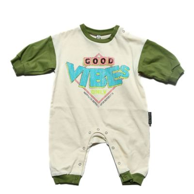 VIBESロゴロンパース オフホワイト